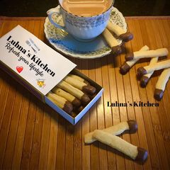 A picture of Eggless matchstick cookies.