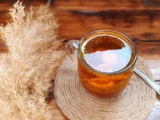 شربت آلو خاکشیر زعفرانی با دانه چیا 🌻