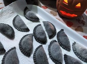 Foto di Lune di halloween (ravioli ripieni di zucca)
