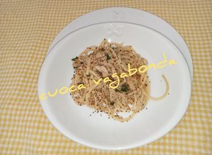 Foto di Spaghetti col Tonno e Pangrattato aromatizzato al Limone