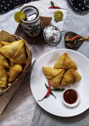 A picture of Potato samosa in Bengali style.