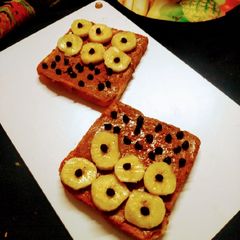 A picture of Peanut butter banana toast.