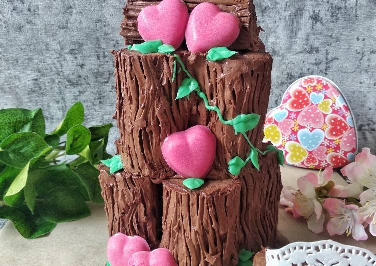 Wooden Roll Cake Tower