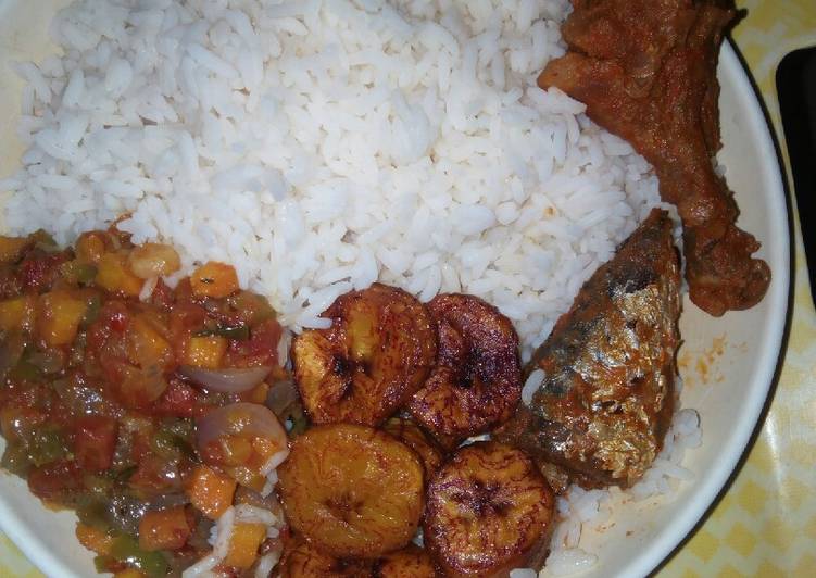 Simple Way to Make Sauce stew with white rice and plantain in 14 Minutes at Home