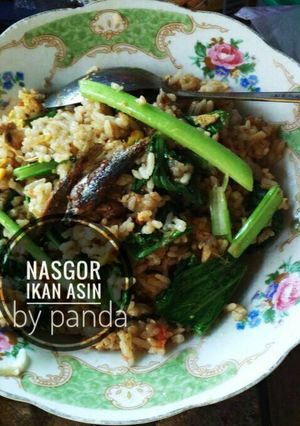 Foto resep Nasi goreng ikan asin anak kosan