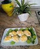 Huevos rellenos con crujiente de bacon ahumado