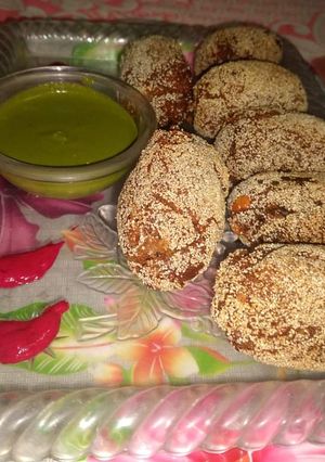 चावल सूजी के कटलेट (Chawal suji ke cutlet recipe in hindi) रेसिपी मुख्य फोटो
