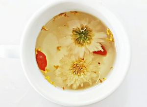 Hình của món Trà bạch cúc kỷ tử quế hoa.