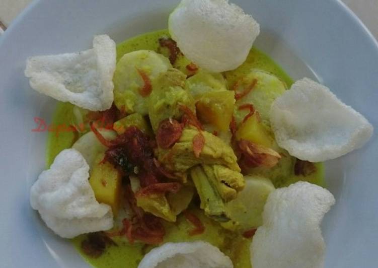 Lontong opor