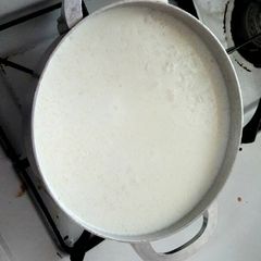A picture of Puerto Rican rice milk soup.