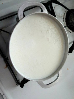 A picture of Puerto Rican rice milk soup.