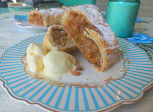 Una foto de Strudel express de peras y manzanas