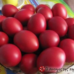A picture of Easter eggs with cold dye.
