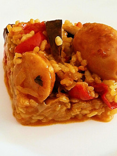 Una foto de Arroz de butifarra y setas