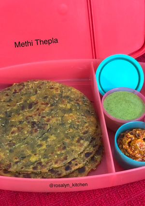 A picture of Methi Thepla.