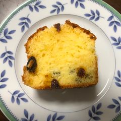 Raisin poundcake A picture of Raisin poundcake.