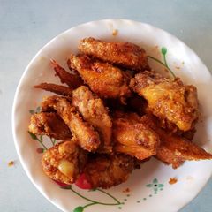 A picture of Fried wings.