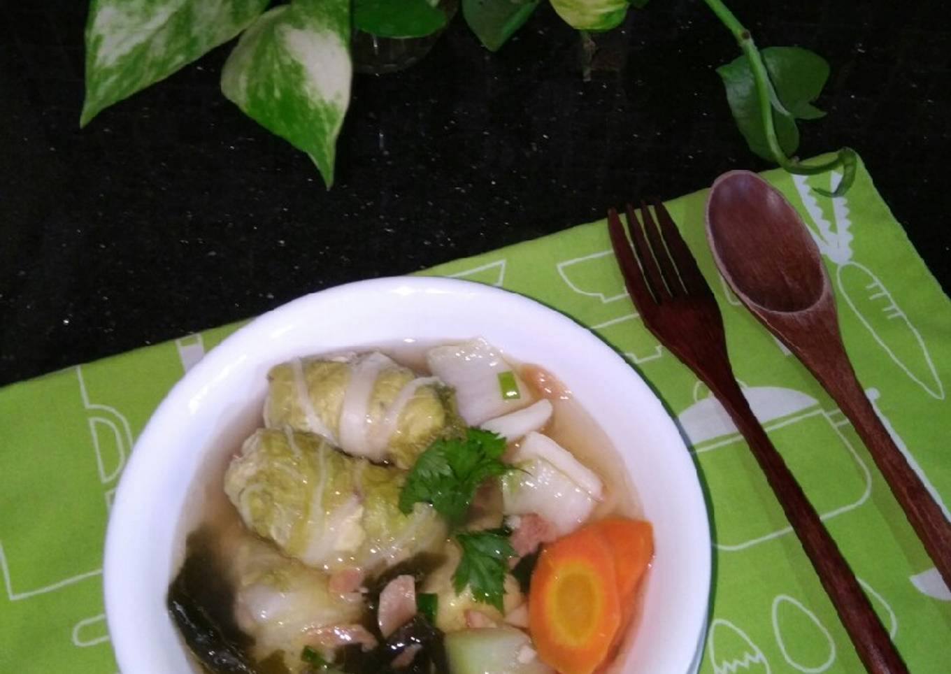 Sup Ayam Gulung Sawi Kaldu Dashi