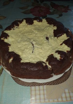 Фото Двухслойное творожное пирожное с какао.