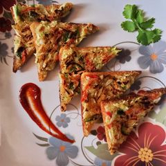 A picture of Bread Pizza.
