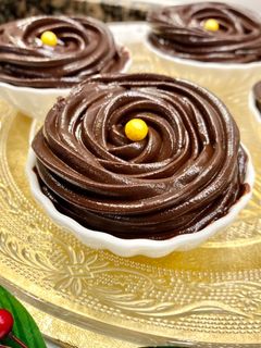 Una foto de Crema de chocolate para rellenos y cobertura de pasteles