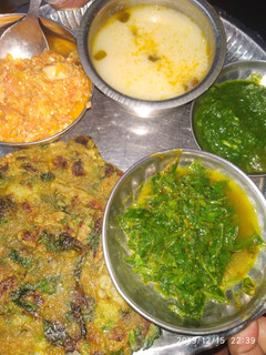 मेथी पराठा चटनी सादा पालक (Methi paratha chutney sada palak recipe in Hindi) रेसिपी मुख्य फोटो
