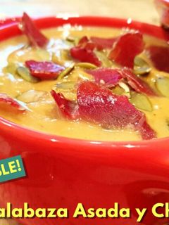 Una foto de Crema de Calabaza Asada y Manzana con Champiñones