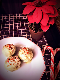 Una foto de Cakepops de Oreo (versión de Navidad)