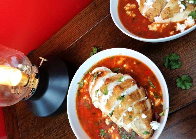 Delicious Mexican tomato, chicken and refried bean soup