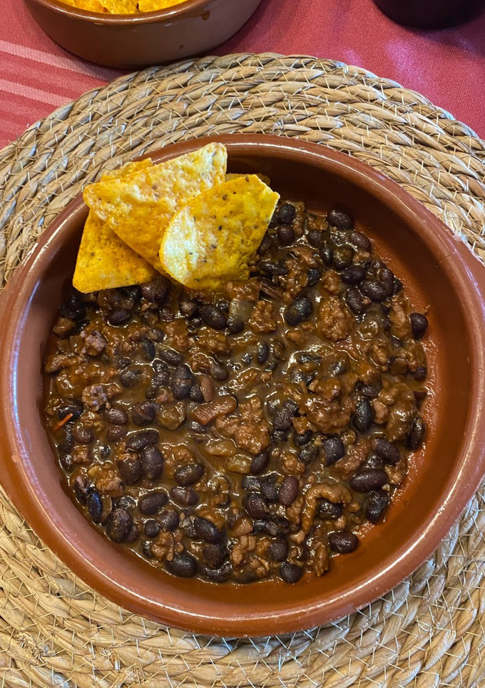 Una foto de Chile con carne 🌮🇲🇽🌯🫔