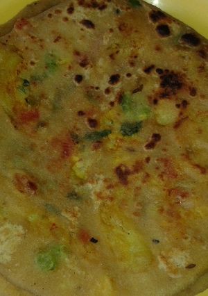 A picture of Mix vegetable paratha.