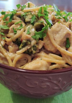 Φωτογραφία της συνταγής "Spaghetti alfredo με κοτόπουλο και μπρόκολο" 🐔🍝