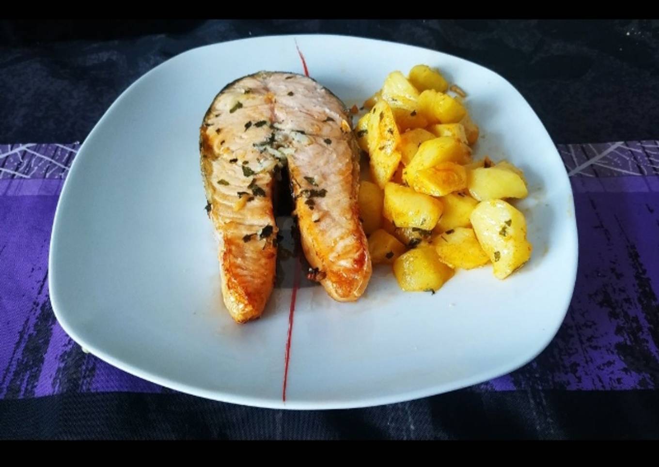 Salmón con patatas en freidora Cosori