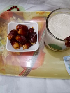 A picture of Fresh dates milkshake.