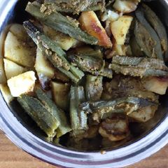 A picture of Masala lady finger and potatoes.