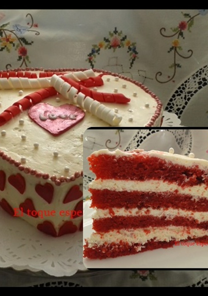 Una foto de Tarta para San Valentín de terciopelo rojo