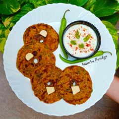 A picture of Multigrain Thalipeeth.