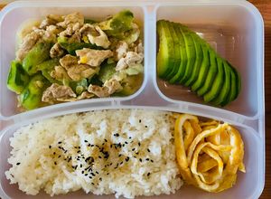 รูปของ ข้าวกล่องวันที่ 11 บวบเหลี่ยมผัดหมู
