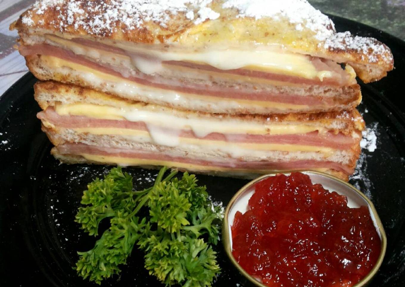 Monte Cristo sandwich