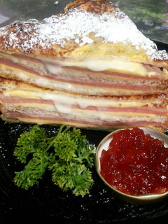 A picture of Monte Cristo Sandwich.