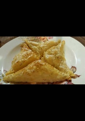 صورة لوصفة فطائر هشة بالجبنة ع السريع 😉🌮🧀