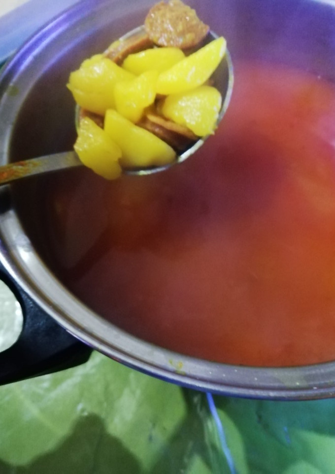 Una foto de Patatas🥔 picantes🌶️ con chorizo. 👏😋#mirecetario2