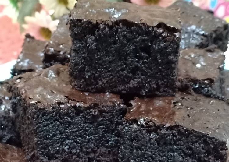 Bagaimana Menyiapkan Coconut Oil Brownie yang Enak