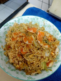 茄汁鮮蝦炒泡麵 的食譜成品照片