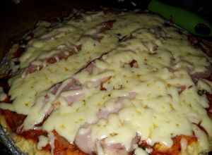 Una foto de Pizza fácil y rápida !!! 🤤🤤