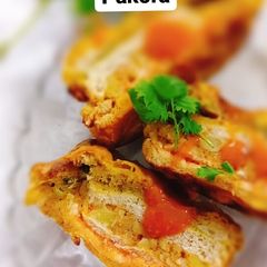 A picture of Bread sandwich pakora.
