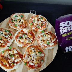 A picture of Bread pizza.