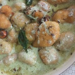 A picture of Green dahi baray recipe.