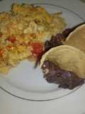 Huevo con tomate cherry y poro