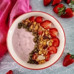 A picture of Strawberry Yoghurt Breakfast Bowl.